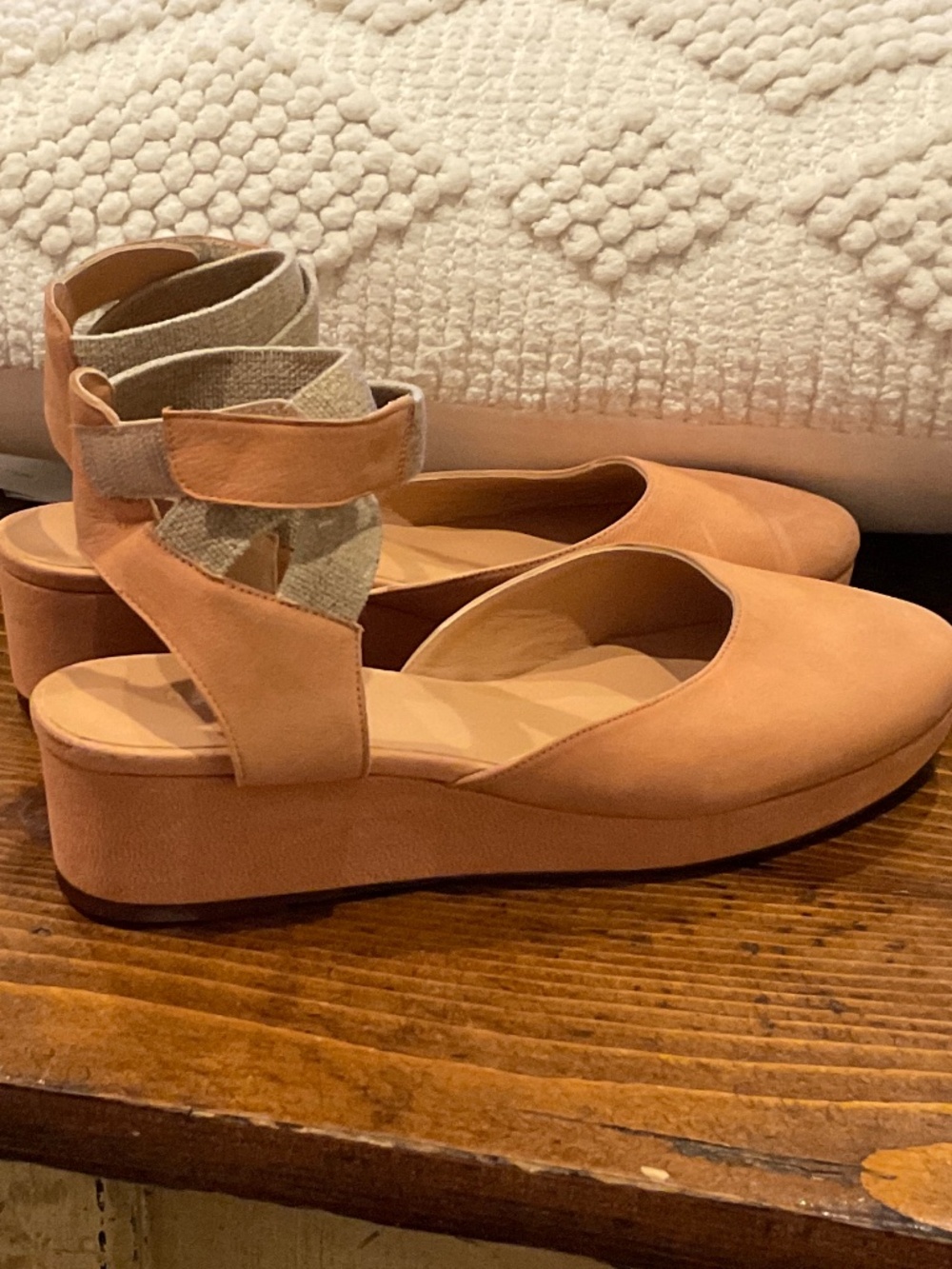 Sundance Cameo Beige Platform Ankle Strap Sandals Sz 8.5/ 39 NICE